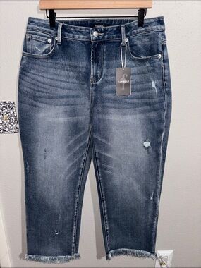 Flamingals - NWT - mid-rise distressed denim jeans